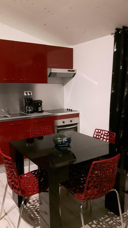 La Longere Des Glycines Bed & Breakfast Egligny Dış mekan fotoğraf