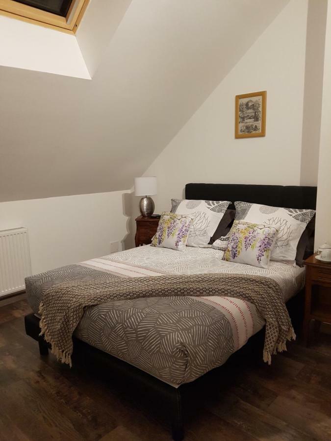 La Longere Des Glycines Bed & Breakfast Egligny Dış mekan fotoğraf